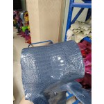 Hermès makes exclusive leather glossy American alligator: storm blue